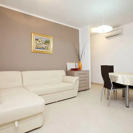 With A Parking Space - 15276 Apartman *